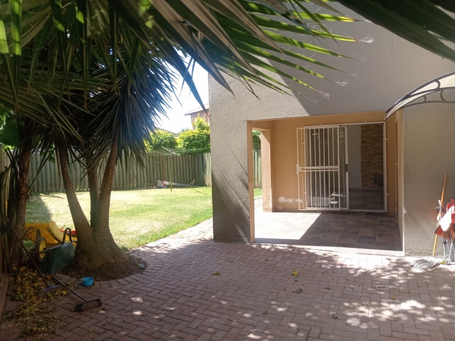 To Let 3 Bedroom Property for Rent in Waterval East North West